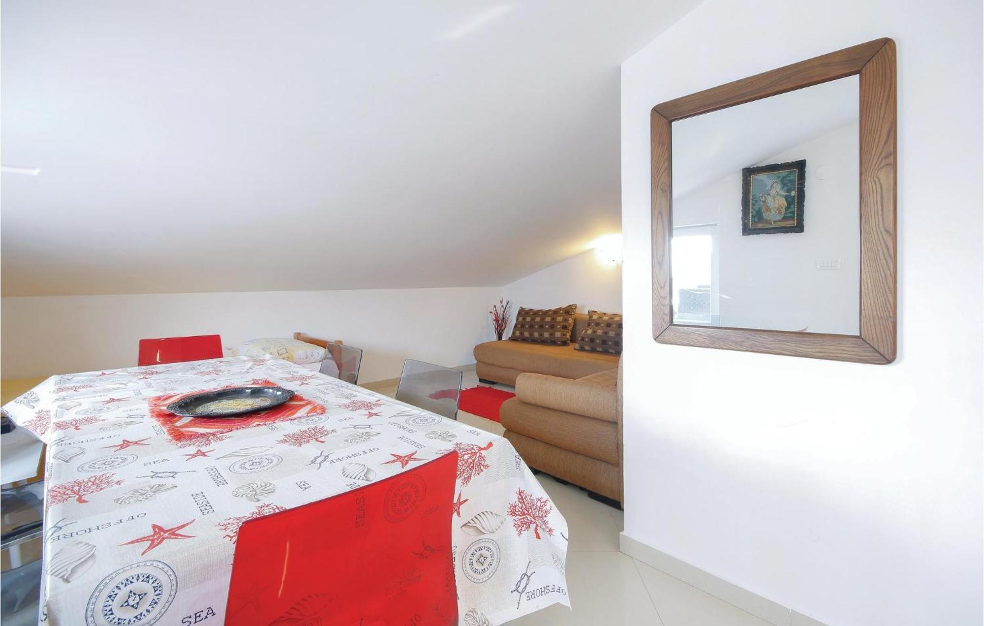 Cozy Apartment In Medulin With Kitchen Exteriör bild